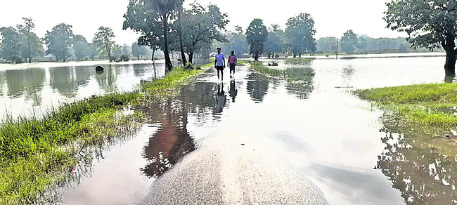 దారులన్నీ ఏరులై. .
10