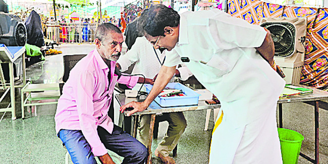 వాడపల్లి.. జనసంద్రం 1