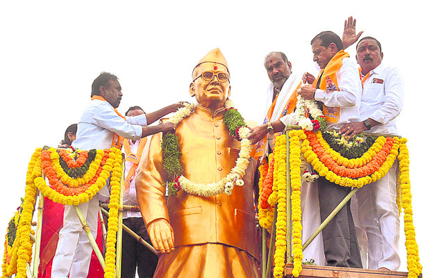 బాపూజీ జీవితం నవతరానికి ప్రేరణ1