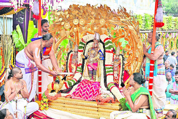 కృష్ణాలంకృతుడై..తృష్ణవల్లభుడై..!6