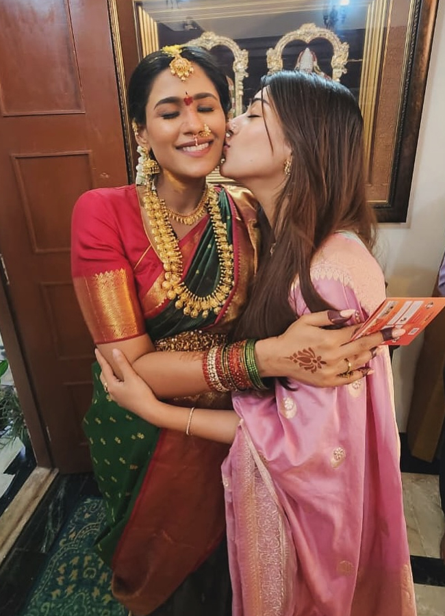 Tollywood actress at Seemantham ceremony (Photos)4