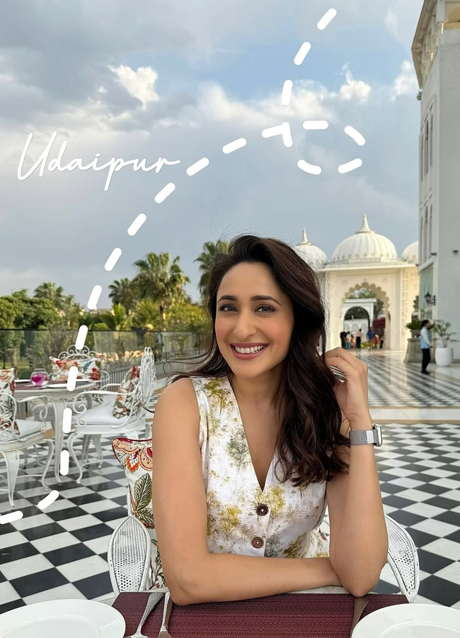 Tollywood actress covered the entire country (Photos)3