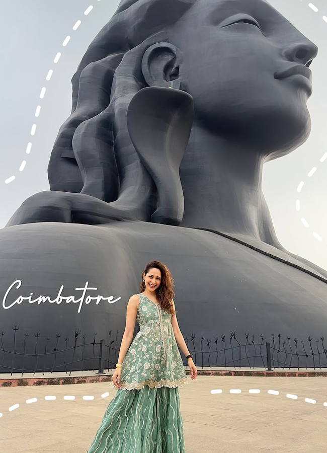Tollywood actress covered the entire country (Photos)9