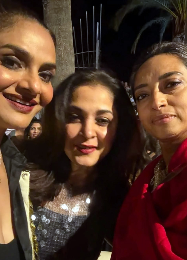 Ramya Krishna surpasses young heroines (Photos)11