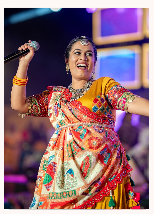Indian Idol star Sayli Kamble is going to become a mother photos11