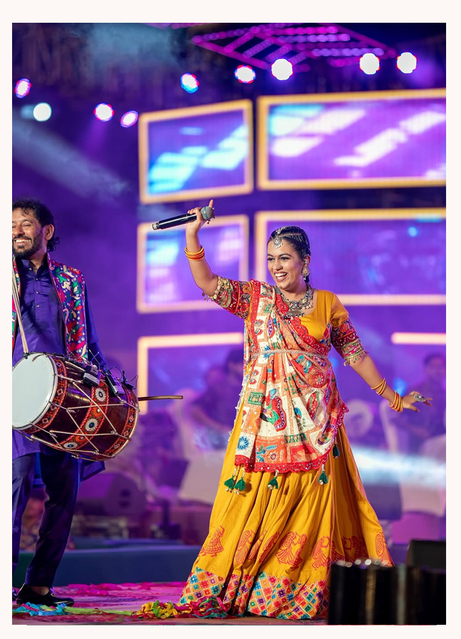 Indian Idol star Sayli Kamble is going to become a mother photos12