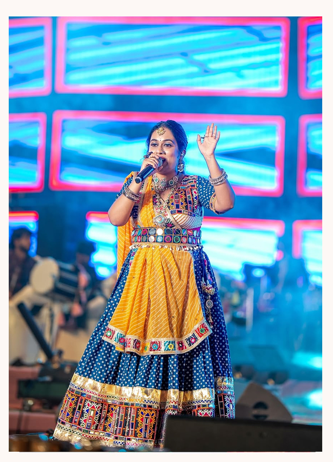 Indian Idol star Sayli Kamble is going to become a mother photos15