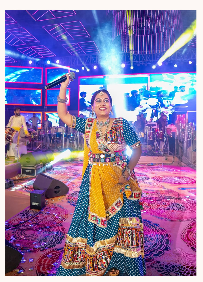 Indian Idol star Sayli Kamble is going to become a mother photos16