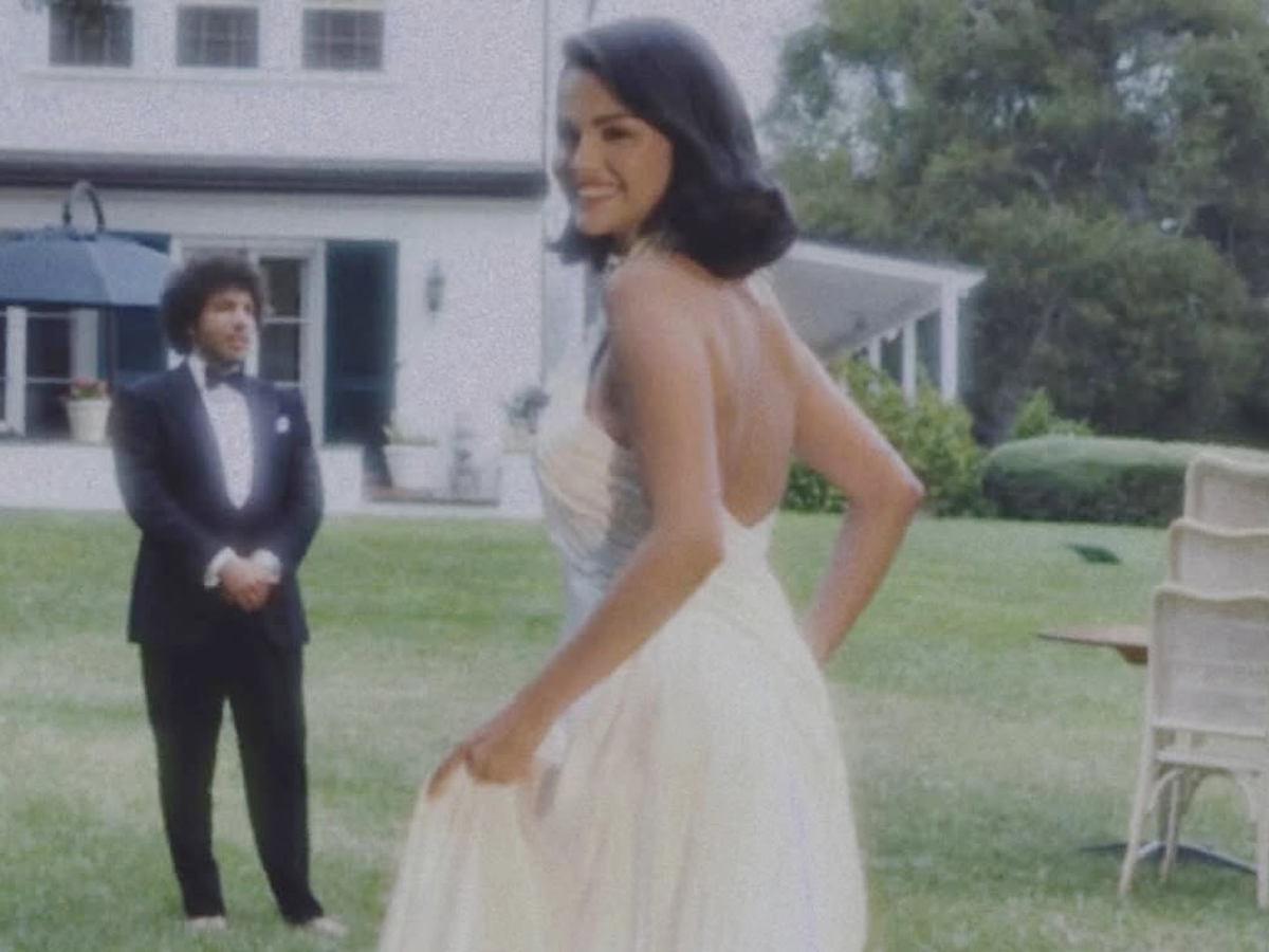 Pop singer Selena marries boyfriend (Photos)7