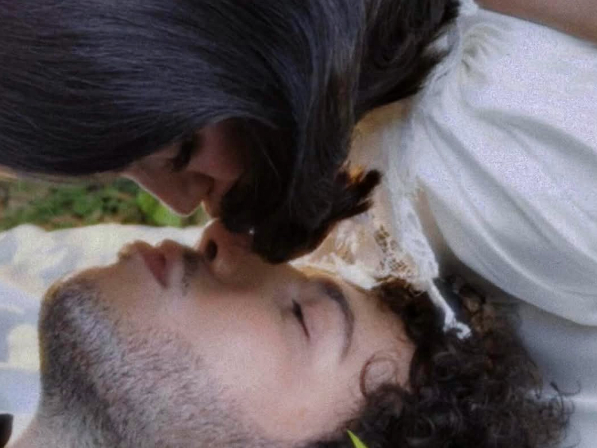 Pop singer Selena marries boyfriend (Photos)8