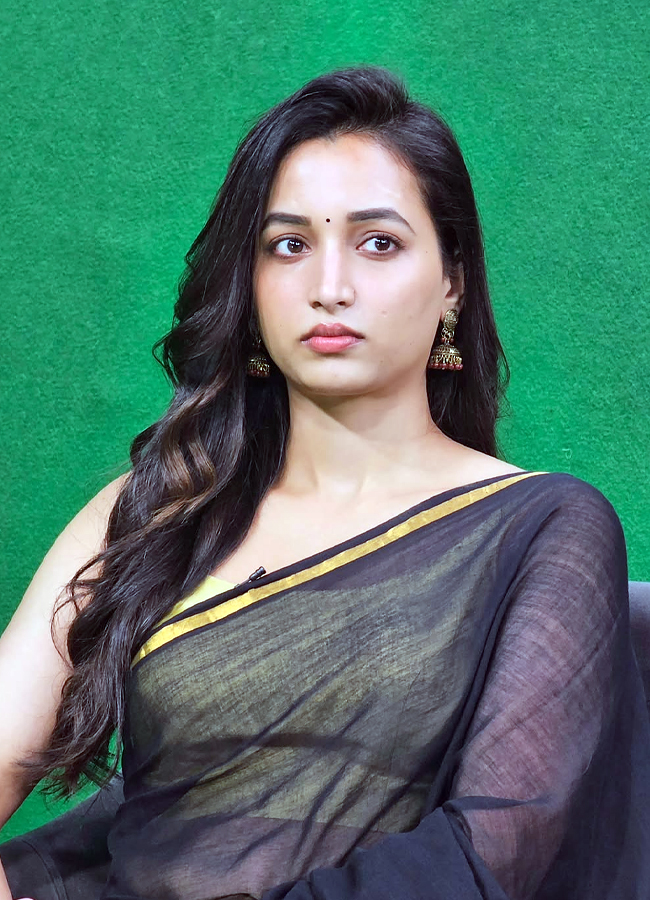 Srinidhi Shetty's 'Telusu Kada' movie shooting memories (Photos)18