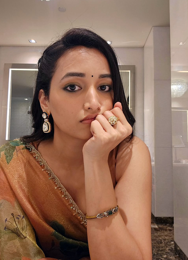 Srinidhi Shetty's 'Telusu Kada' movie shooting memories (Photos)19
