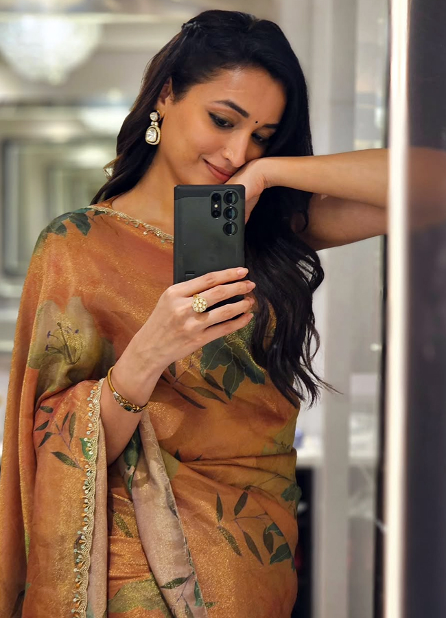 Srinidhi Shetty's 'Telusu Kada' movie shooting memories (Photos)7