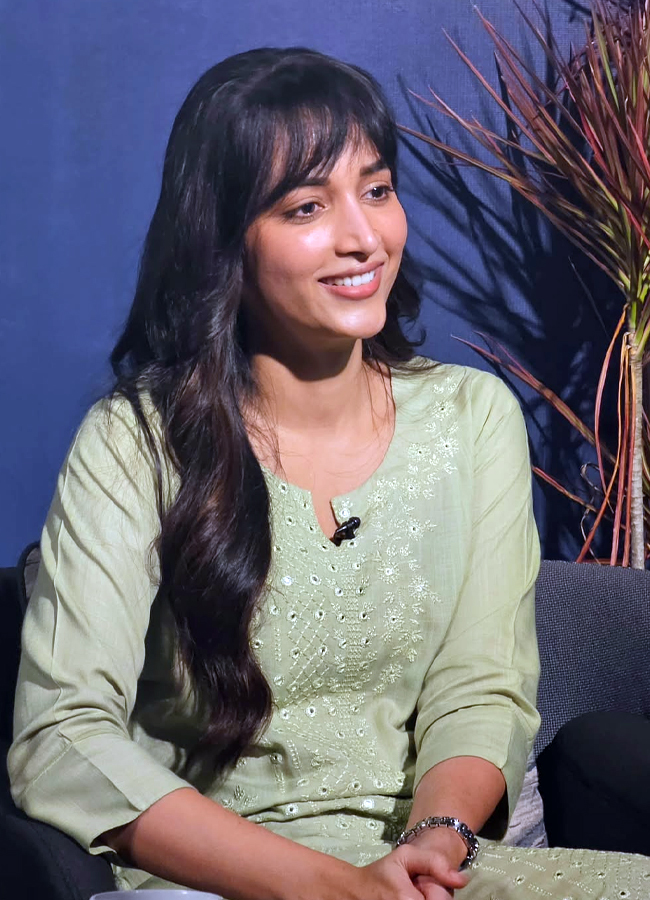 Srinidhi Shetty's 'Telusu Kada' movie shooting memories (Photos)9