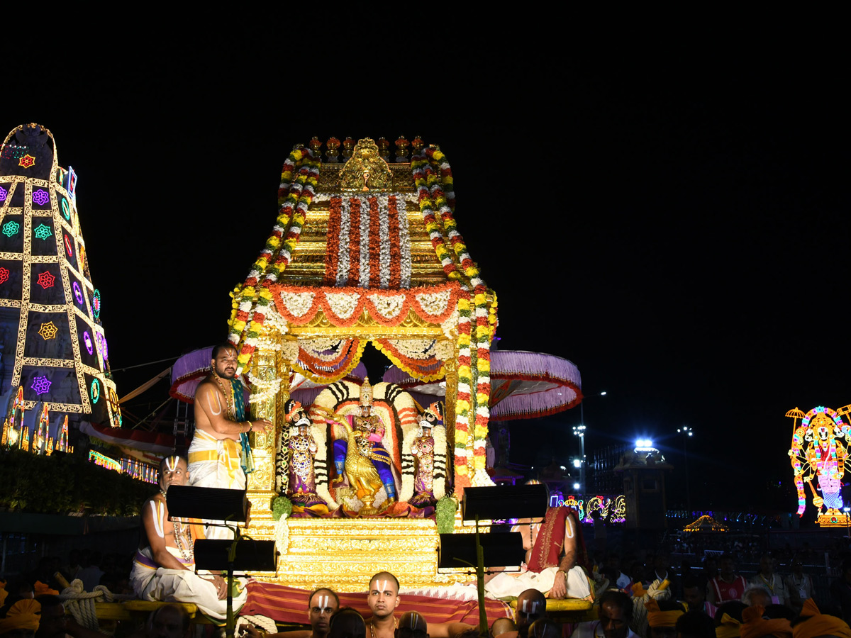 Srivari Brahmotsavam Sarvabhupala Vahanam Photos3