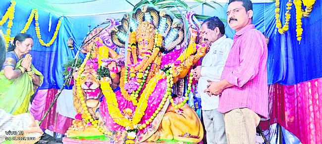 దుర్గమ్మకు ప్రత్యేక పూజలు 2
