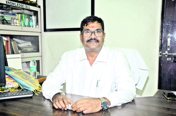 తరచూ ప్రమాదాలు  జరుగుతున్నాయి 
2