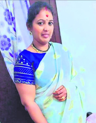 సంతానం కలగడం లేదని వివాహిత ఆత్మహత్య
1