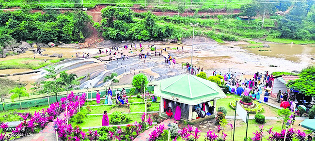 ప్రకృతి ఒడిలో పరవశం 1