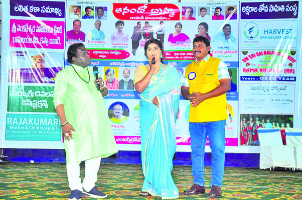 నవ్వించిన ‘ఆనందో బ్రహ్మ’ 1