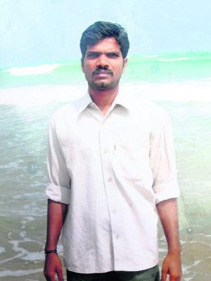 నాలుగు రోజులుగా మున్నేరులో మృతదేహం1