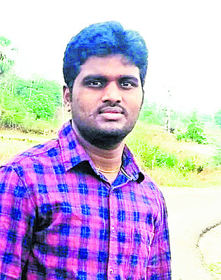 పట్టుదలతో ప్రభుత్వ కొలువు సాధించారు..2