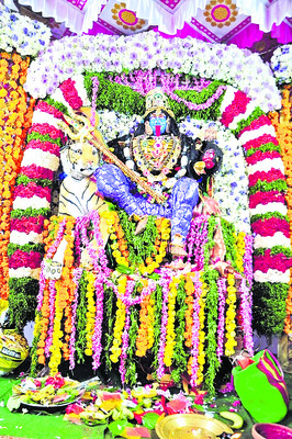కనులారా వీక్షించి.. తరించి.. 3