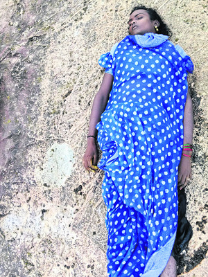 నీటికుంటలో పడి హిజ్రా మృతి1