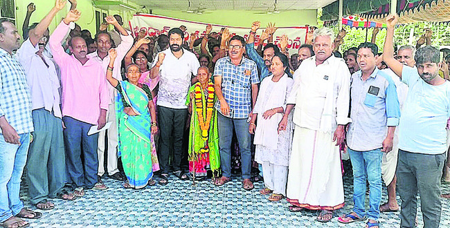 కోట దుర్గమ్మకు పంచలోహ కవచం వితరణ2