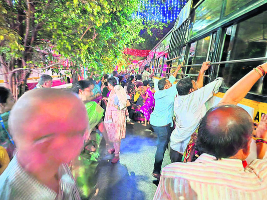 భక్తులకు బస్సులేవీ గోవిందా?3