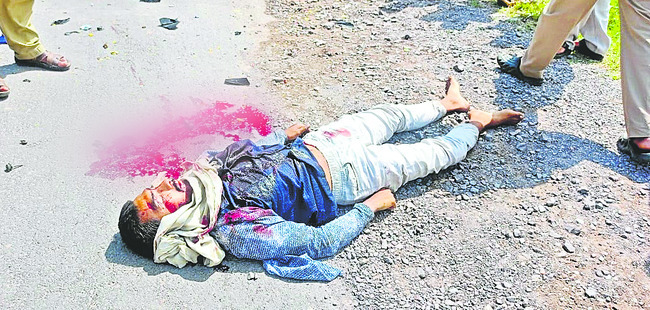 ద్విచక్ర వాహనం – ఆర్టీసీ బస్సు ఢీ 1