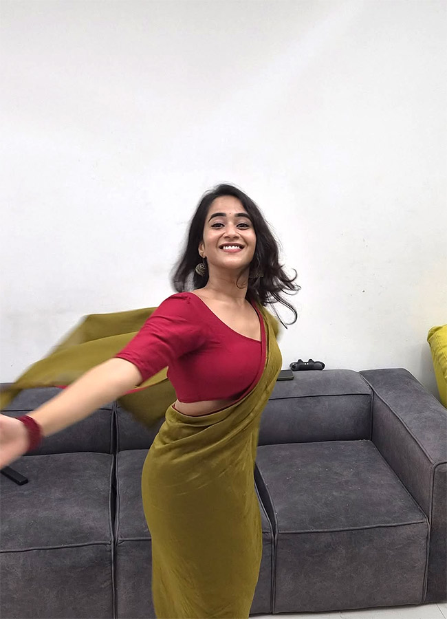 Dussehra Vibes Deepthi Sunaina Latest Photos Viral16