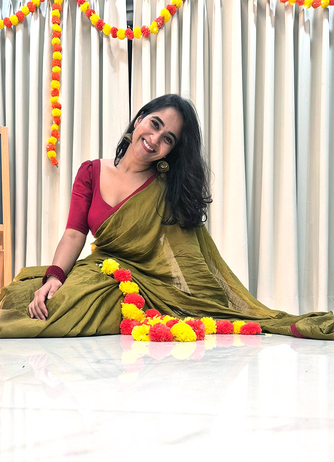 Dussehra Vibes Deepthi Sunaina Latest Photos Viral2