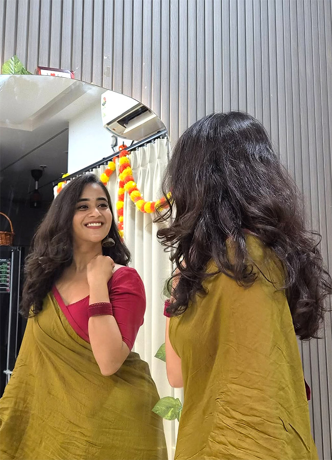 Dussehra Vibes Deepthi Sunaina Latest Photos Viral5