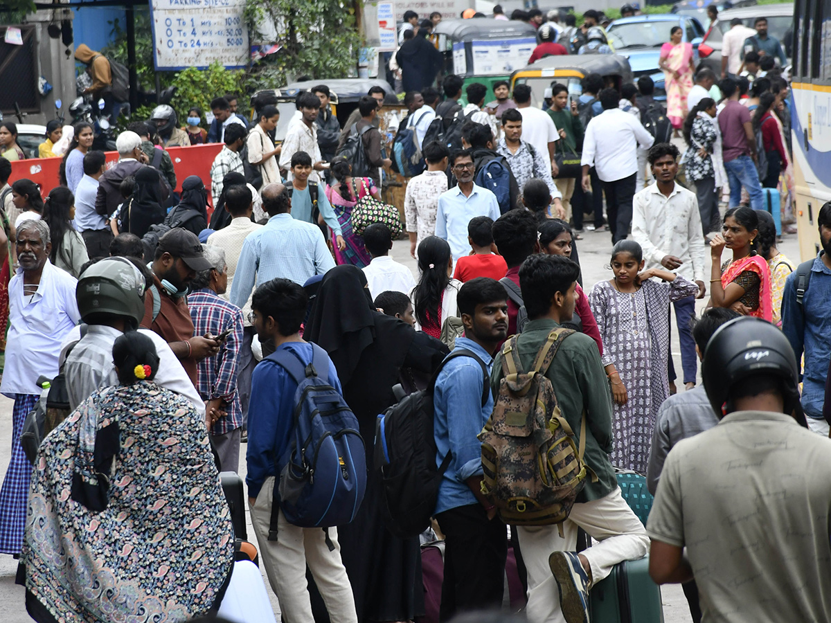 Public Rush To Jubilee Bus Station For Dussehra Festival Photos1