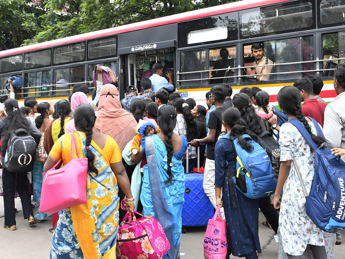 Public Rush To Jubilee Bus Station For Dussehra Festival Photos15