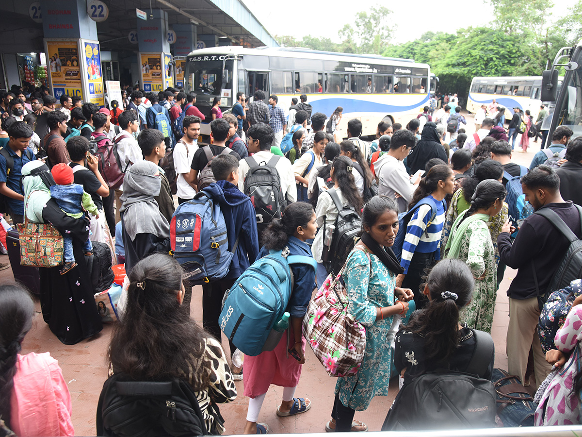 Public Rush To Jubilee Bus Station For Dussehra Festival Photos5