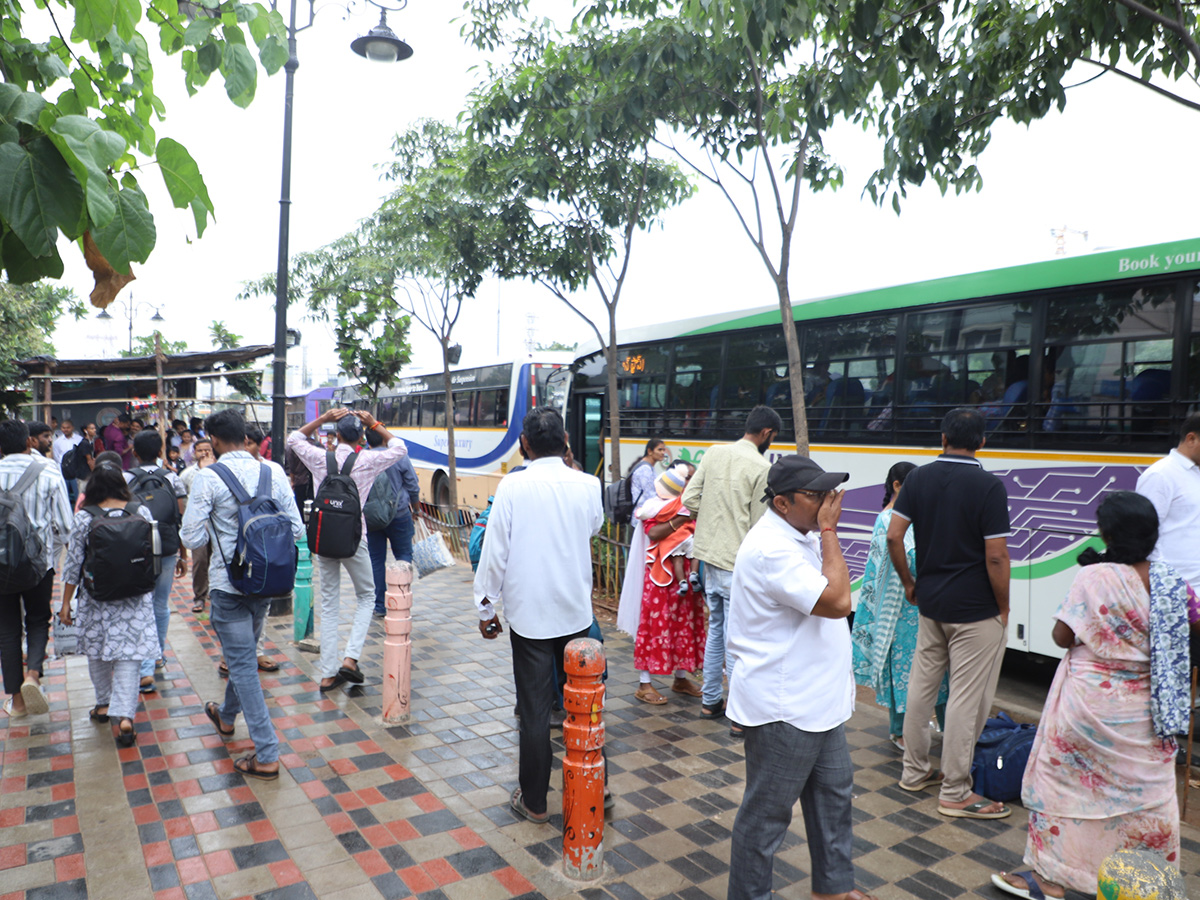 Public Rush To Jubilee Bus Station For Dussehra Festival Photos8