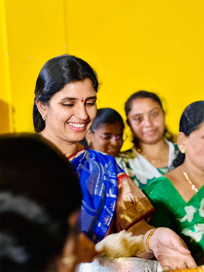 YSRCP Leader Shyamala Dussehra Pooja in Hyderabad13