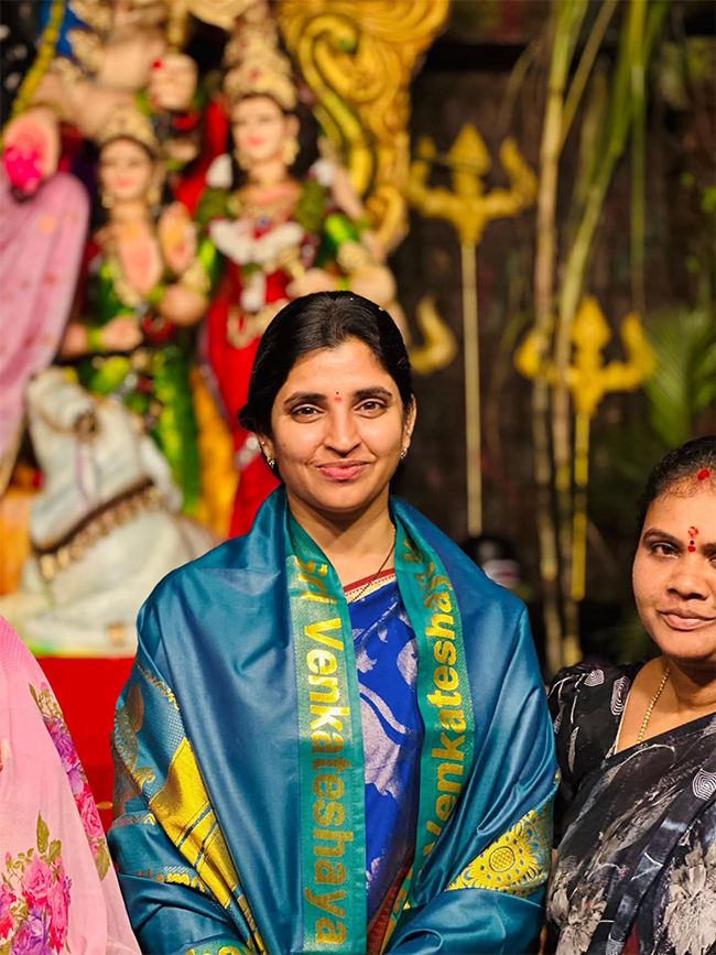 YSRCP Leader Shyamala Dussehra Pooja in Hyderabad6
