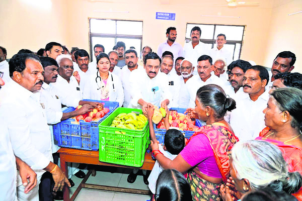 మహానేతకు ఘన నివాళి3