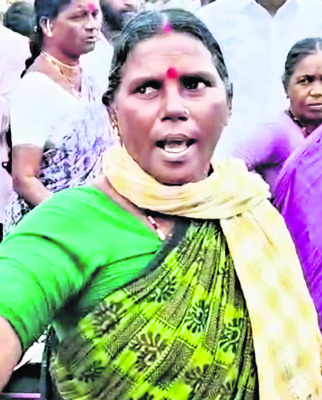 15 రోజులుగా పడిగాపులే..
1