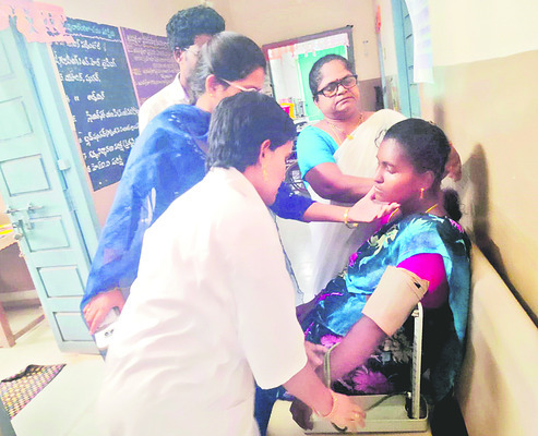 పోటాపోటీగా లడ్డుల వేలం పాటలు
1