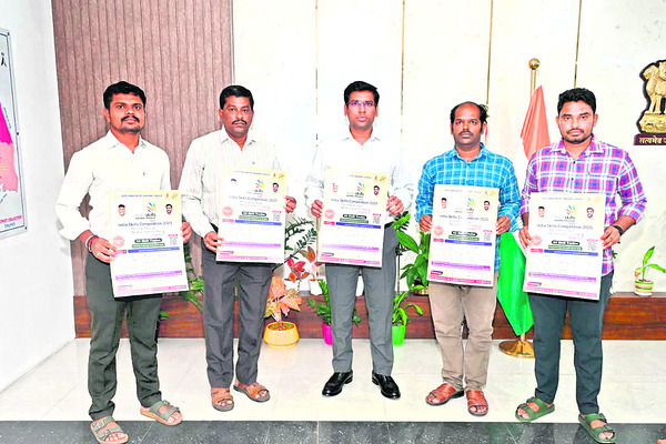 స్కిల్స్‌ కాంపిటీషన్‌ పోస్టర్‌ ఆవిష్కరణ 1