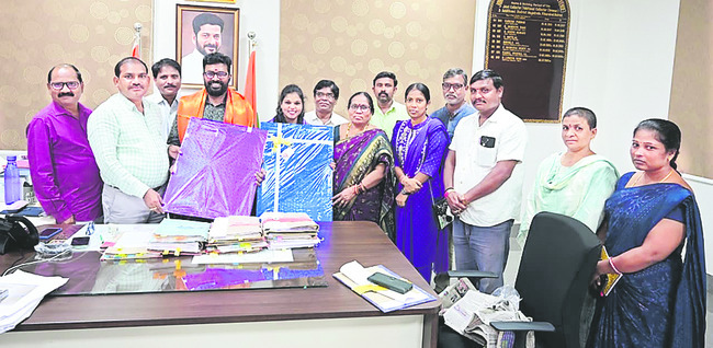 ఏకదంతుడి పూజలో ఎస్పీ
1