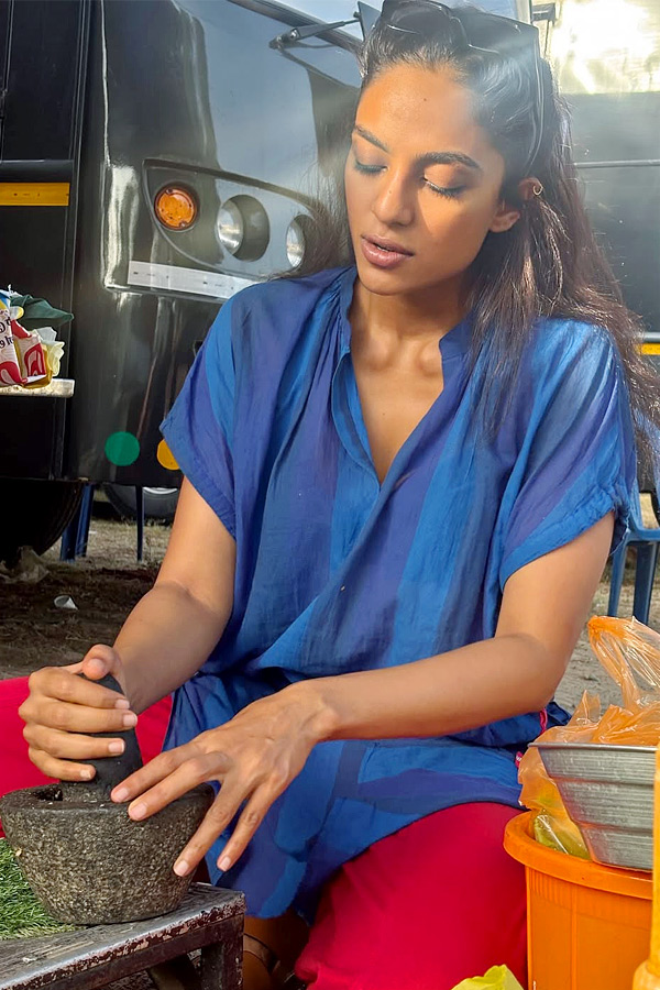 Naga Chaitanya Wife Shobitha Dhulipala Cooking Pappu Charu Photos VIral5