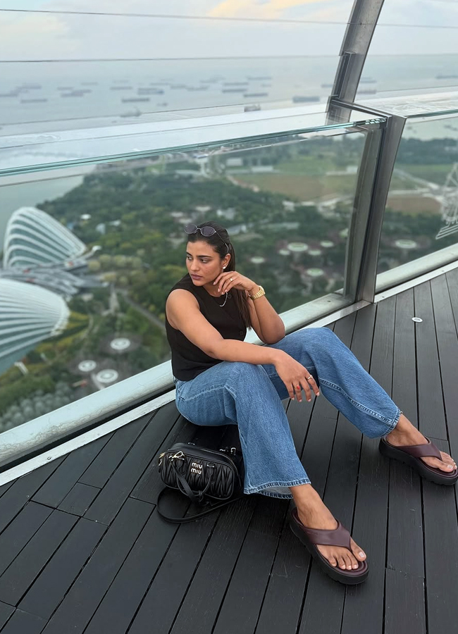 Sankranti movie lead actress is chilling in Singapore photos7