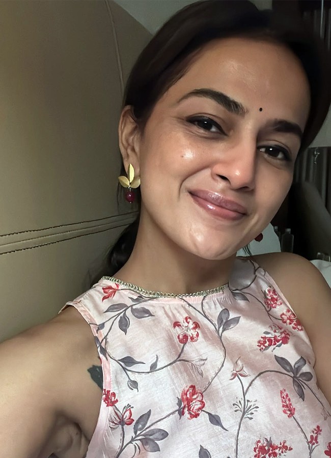 Shraddha Srinath shared august memories photos9