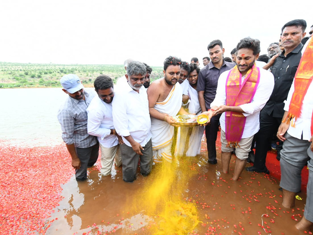 ys jagan jala Harathi Ambakapalli lake Photos1