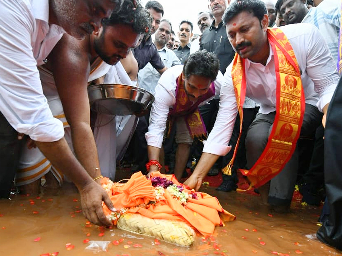 ys jagan jala Harathi Ambakapalli lake Photos9